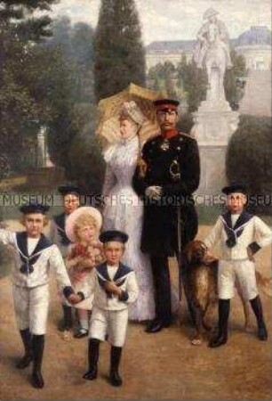 Die kaiserliche Familie im Park zu Sanssouci: Wilhelm II., Deutscher Kaiser (1888-1918), die Kaiserin Auguste Viktoria und die fünf ältesten Prinzen