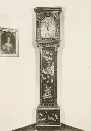 Schwarze Lack-Uhr mit Gold-Chinoiserien : Technikgeschichte | Grundlagen der Technik, Wissenschaft und Kultur | Mess- und Regeltechnik | Uhren, Zeitmesser | Bodenstanduhren