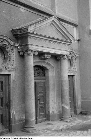 Portal der Paulinerkirche