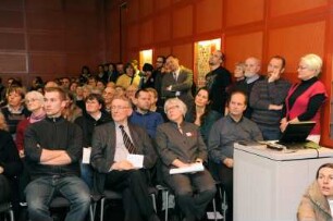 Eröffnung der Ausstellung "Weltuntergang 2012? Der Dresdner Maya-Codex und seine Entzifferung" im Vortragsaal der SLUB. Zuhörer während der Begrüßung durch Prof. Dr. Thomas Bürger, Generaldirektor der SLUB