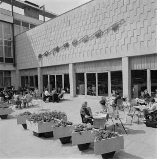 Dresden-Altstadt, Ernst-Thälmann-Straße (heute Wilsdruffer Straße) 24. Café "espresso" (1965-1967; G. Müller, G. Gruner)