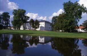 Neuhardenberg - Schloß und Park : Park und Schloss Neuhardenberg im Oderbruch, aufgenommen ca. 2001