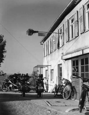 Obersulm-Weiler bei Weinsberg. Gastwirtschaft am Löwenstein
