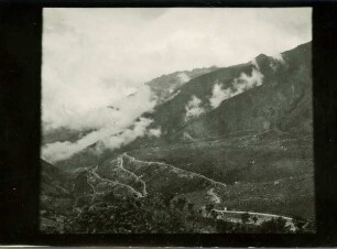Blick auf die Serpentinen in der Gran Carretera Trasandina de Merida oberhalb Chachopo