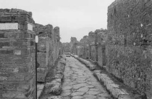 In Pompei : Straße mit Ruinen der Stadt Pompei