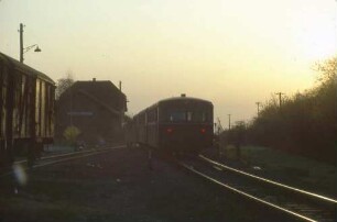Maitis-Hohenstaufen Einfahrt Zug 6606 Schienenbus Baureihe 797 Beiwagen Baureihe