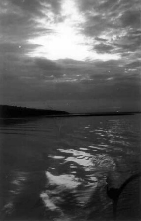 keine Beschreibung [Zemun [Semlin, Jugoslawien]: Abendstimmung auf der Donau]