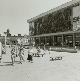 Dresden, Kulturpalast : Dresden-Altstadt. Schloßstraße. Blick gegen den Kulturpalast