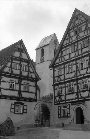 Trochtelfingen: Fachwerkhäuser und Kirchturm