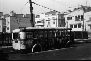 Bukarest: SOS Bonaparte: Ausgebrannter STB Autobus, von außen