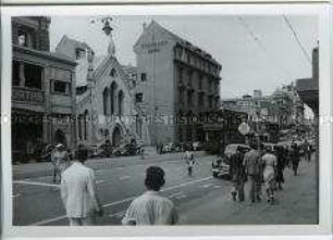 Katholische Kirche in einer belebten Geschäftsstraße, Durban, Südafrika