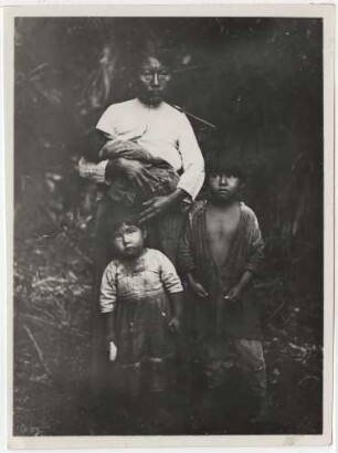 Guató-Frau mit Kindern am Alto Paraguay