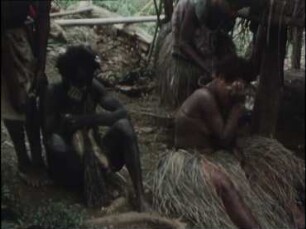 Me'udana (Neuguinea, Normanby-Island) - Fest zum Abschluß der Trauerzeit (bwabware)