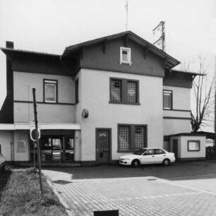 Bahnhof (Massivbau); Hochheim am Main, Bahnhofstraße 9