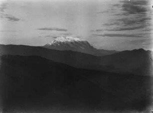 Illimani : Blick auf den Illimani von den Bergen um La Paz aus.