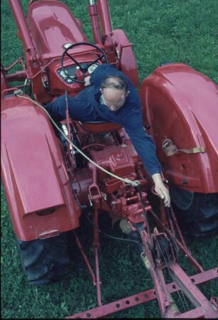 Fotografie: Traktor, Arbeitsplatz, Arbeitskraft, Transportgerät, Ergonomie