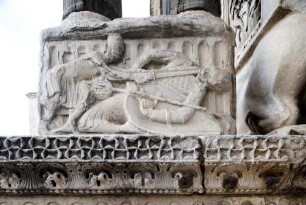 Abteikirche — Säulenbasis: Kain tötet Abel