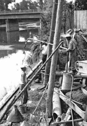 Bau der neuen Straßenbrücke (Maxbrücke) in Schweinfurt/Main
