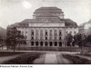 Dresden-Altstadt, Schauspielhaus : Dresden-Altstadt. Schauspielhaus (1912-1913; Lossow & Kühne). Eingangsfront Ostra-Allee