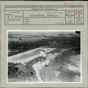 Issum-Sevelen, Flugplatz mit Schwimmbad, Flugschau