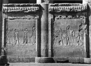 Esna. Chnumtempel (310ante/30ante-30ante/395). Pronaosfassade. Zweite und dritte Schranke