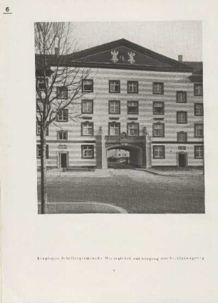 Baugruppe Schillerpromenade. Hauptgiebel und Eingang zum Verbindungsweg