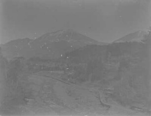 Landschaft : Landschaft am Fuße der Berge