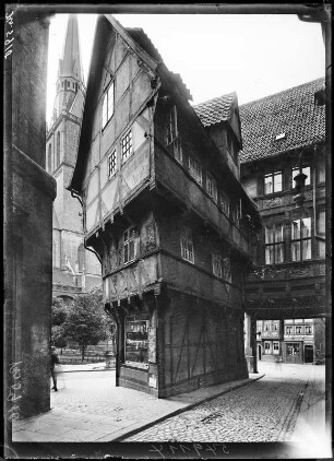 Hildesheim. Fachwerkhaus "Umgestülpter Zuckerhut", Andreasplatz