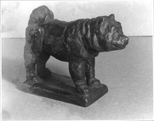 Stehender Hund (Chow-Chow) : Chinesischer Hund Tschau-Tschau (Chow-Chow). Bronze (vor 1952; E. Richter). Dresden-Striesen, Borsbergstraße 11, Atelier der Künstlerin