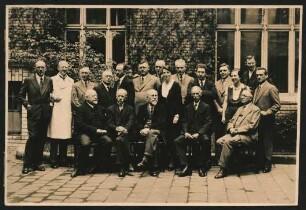 Mitarbeiterinnen und Mitarbeiter des Realkatalogs der Preußischen Staatsbibliothek im Mai 1933