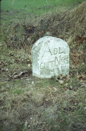 Grenzstein [Nr. 12] zwischen Adligem Gut Tralau und Adligem Gut Nütschau: Seite Nütschau