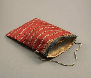 Tasche mit Henkel