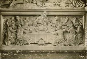 Denkmal des Nickel Pflugk (+1580), der Anna Pflugk (+1580) und der Elisabeth Pflugk (geb. von Schönberg auf Borstenstein) : Walther, Christoph II. Denkmal des Nickel Pflugk (+1580), der Anna Pflugk (+1580) und der Elisabeth Pflugk (geb. von Schönberg auf Borstenstein). Sandstein. 1582. Predella mit Darstellung des Heiligen Abendmahls. Zabeltitz, Kirche St. Georgen, Altar