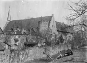 Stadtteilansicht mit Schloss? und Stadtmauer