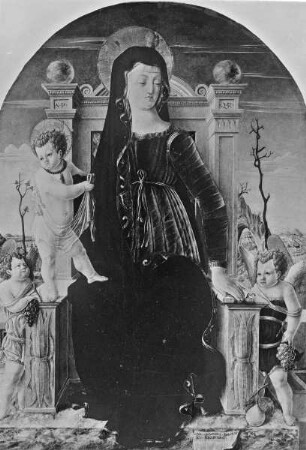 Thronende Maria mit Kind und Heiligen — Maria mit Kind