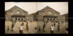 Belebter Platz vor dem Hauptbahnhof, Starnberger Bahnhof, München