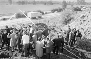 Bau eines Lärmschutzwalls zwischen Heinrich-Heine-Ring in der Baumgartensiedlung und der Autobahn.