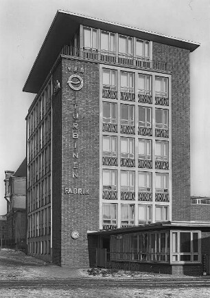 Dresden-Neustadt, Otto-Buchwitz-Straße (Königsbrücker Straße) 96. Verwaltungsgebäude des VEB Strömungsmaschinen (1957-1958; A. Magdeburg)