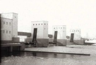 Wehr Petershagen/Weser bei Eisgang