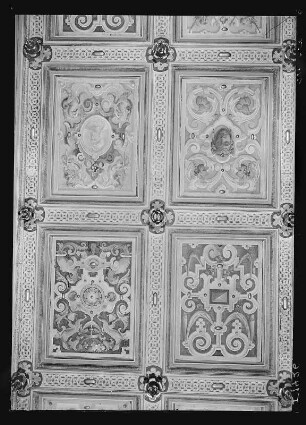 Raumaufnahme Gewehrgalerie. Deckengestaltung