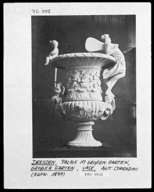 Freie Nachbildung der Vase von Antonio Corradini im Großen Garten zu Dresden