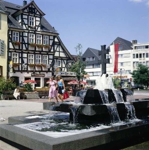 Bad Hersfeld. Brunnen auf dem Linggplatz
