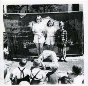 Artisten des Kinderzirkus beim Puppentheater Quandt in Pankow
