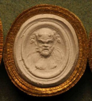 Kopf des Silenus in Vorderansicht (Daktyliothek, Erstes Mythologisches Tausend)