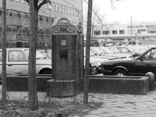 Brunnen (Brunnen); Frankfurt, Osthafenplatz