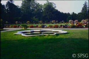 Potsdam, Neuer Garten, Sommerbepflanzung im Parterre Marmorpalais.