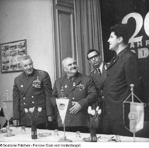 Komsomoldelegation mit W. Mocke, Sign. 80/20