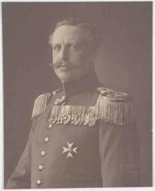 Freiherr Wilhelm von Brand, Oberst und Kommandeur von 1906-1909, späterer Generalleutnant, Brustbild im Halbprofil