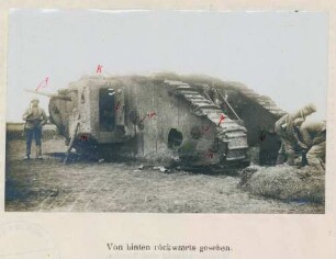 Foto eines in der Schlacht bei Arras erbeuteten englischen Mark-Panzers