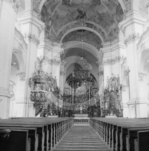 Langhaus und Chor der Klosterkirche Liebenthal nach O